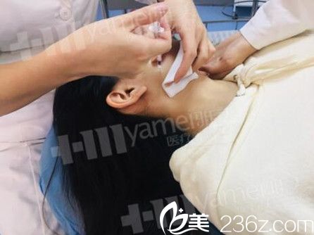 长沙雅美袁妍妍院长注射瘦脸中 长沙雅美袁妍妍院长注射瘦脸中