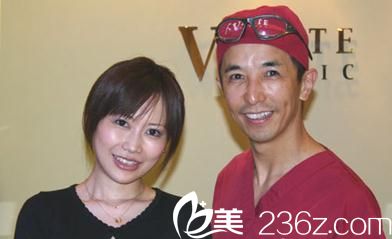 与患者合影 与患者合影