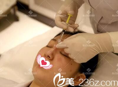 玻尿酸隆鼻手术过程中