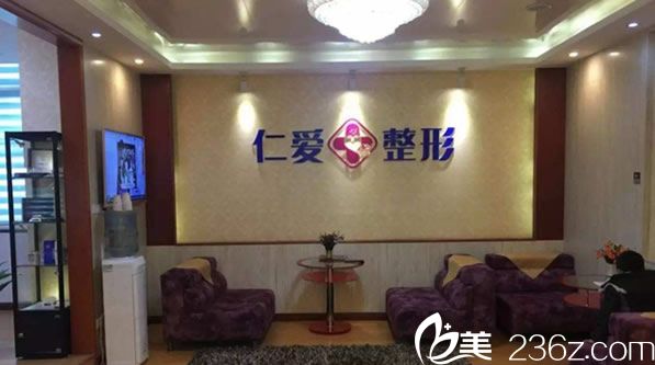 提供一份昆明丽都假体丰胸隆鼻效果案例另附2018整形价格表