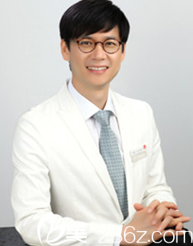 韩国雕刻整形医院 宋龙泰