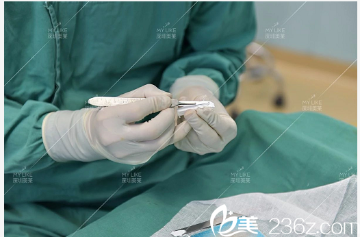 深圳美莱龙鹏辉医生雕刻隆鼻假体过程图
