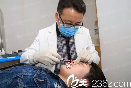 陶俊主任给我注射玻尿酸溶解酶 陶俊主任给我注射玻尿酸溶解酶