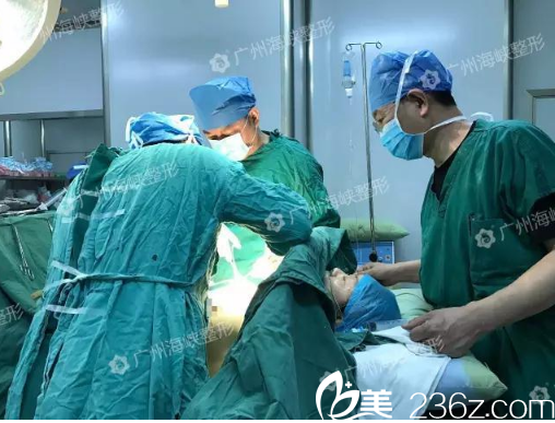 广州海峡谭新东做奥美定取出手术过程图