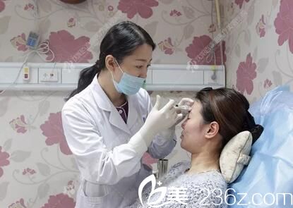 玻尿酸填充全面部中