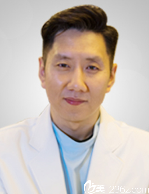 韩国光明世界眼科李帝明院长