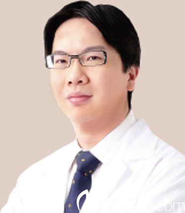 中国台湾慕颜时尚美学诊所外科全科整形医师李兆翔
