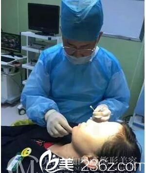 注射丰下巴术前消毒 注射丰下巴术前消毒