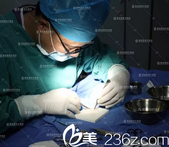 深圳美加美肋软骨隆鼻雕刻过程