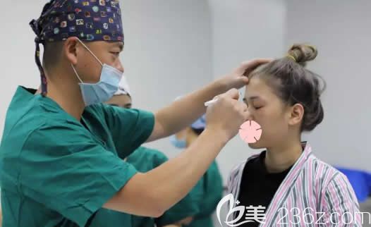 桂林美丽焦点医生给我做术前设计 桂林美丽焦点医生给我做术前设计