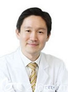 金哲英 韩国BEST整形外科医院院长 金哲英 韩国BEST整形外科医院院长