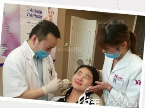 院长注射瘦脸过程中