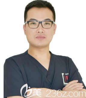 重庆维乐口腔医院刘继洪种植牙齿医生