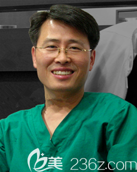 韩国KB整形外科权钉镐院长