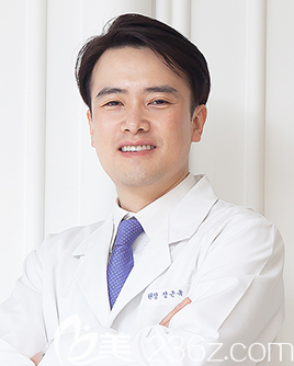 韩国韩娜鼻整形医院张槿旭院长