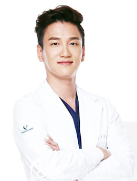 韩国moon clinic整形外科医院院长朴文洙 韩国moon clinic整形外科医院院长朴文洙