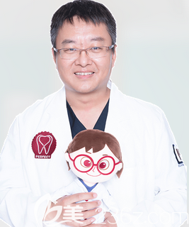 湛江致美口腔种植医生周东风