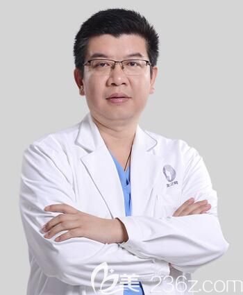 长沙美之峰医疗美容门诊部院长丁翔