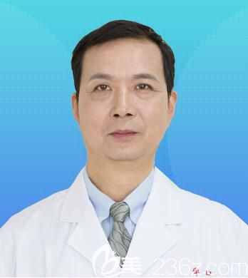 上海永华口腔门诊部创始人、院长李耀华 上海永华口腔门诊部创始人、院长李耀华