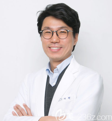 <!--<i data=20240703-sp></li>
<li><i data=20240703-sp></i>-->整形金世贤医生