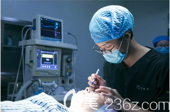 金世贤医生工作照 金世贤医生工作照