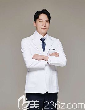 尹洪祥 韩国PT整形外科代表院长 尹洪祥 韩国PT整形外科代表院长