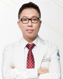 韩国K-angle整形外科权容硕院长