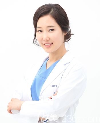 李秀珍 韩国优露牙科医院代表院长 李秀珍 韩国优露牙科医院代表院长
