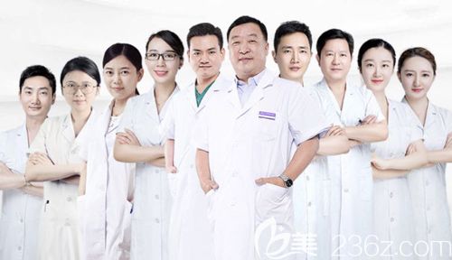 在合肥韩美坐诊的整形医生团队