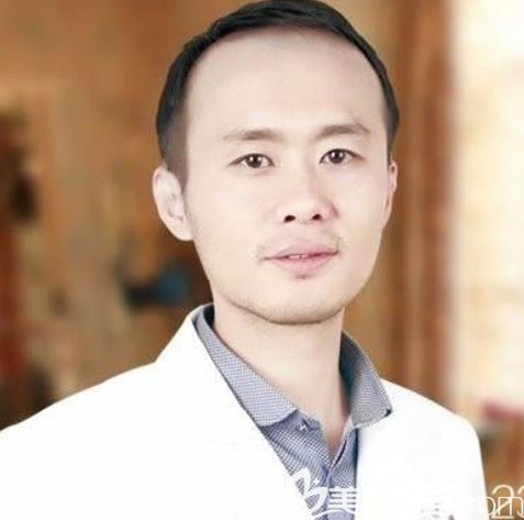 包头叶子整形医院冯守运医生