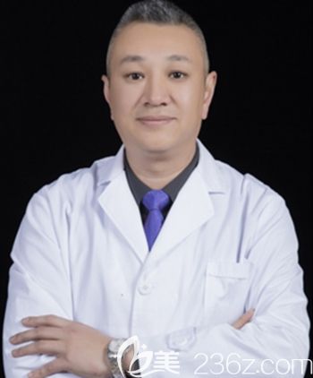 丽江德柏口腔医院修复医师马丹军