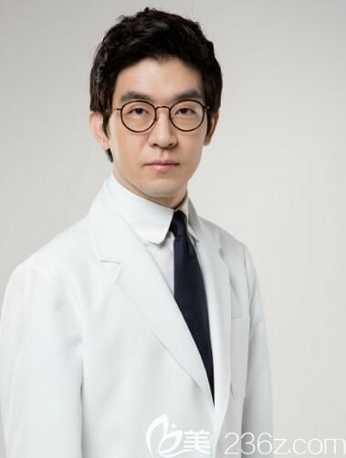 韩国id医院双颚轮廓手术医生李泰诚院长 韩国id医院双颚轮廓手术医生李泰诚院长