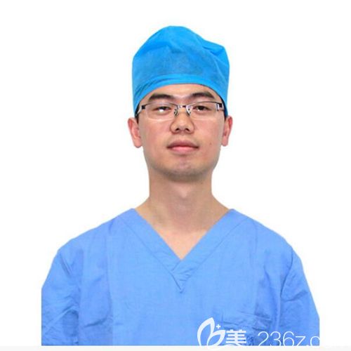 成都碧莲盛植发医生梁峰