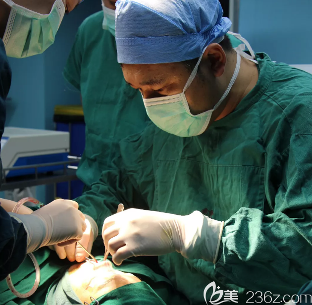 广东韩妃医疗美容刘志刚隆鼻过程图 广东韩妃医疗美容刘志刚隆鼻过程图