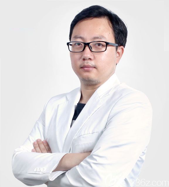 成都极光口腔种植医生林峰 成都极光口腔种植医生林峰