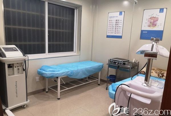 出来提供植发服务,医院还有理疗服务 出来提供植发服务,医院还有理疗服务