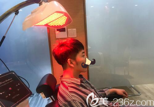 刚做完比鬓角种植我还去享受了水氧护发 刚做完比鬓角种植我还去享受了水氧护发