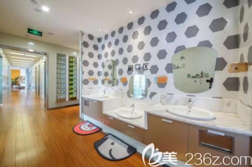 成都锦江河马口腔门诊部 刷牙区 成都锦江河马口腔门诊部 刷牙区