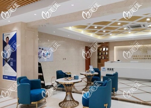 院内干净整洁的休息区 院内干净整洁的休息区