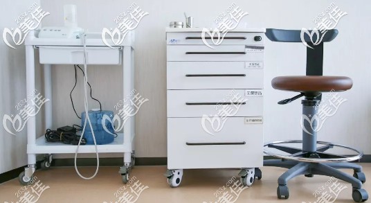 整齐干净的医疗器械 整齐干净的医疗器械