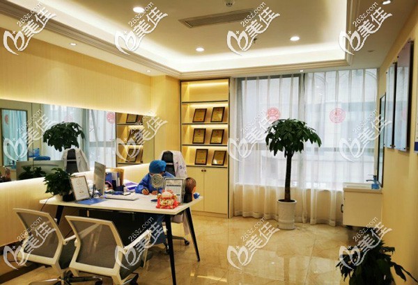 贵阳碧莲盛植发面诊室 贵阳碧莲盛植发面诊室