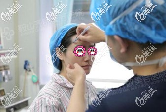 自体脂肪填充面部术前医生画线设计