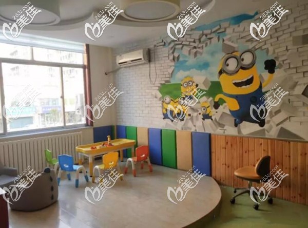 山东潍坊郑氏口腔儿童娱乐区环境 山东潍坊郑氏口腔儿童娱乐区环境