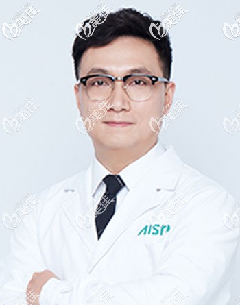 广西爱思特整形何林翰医生