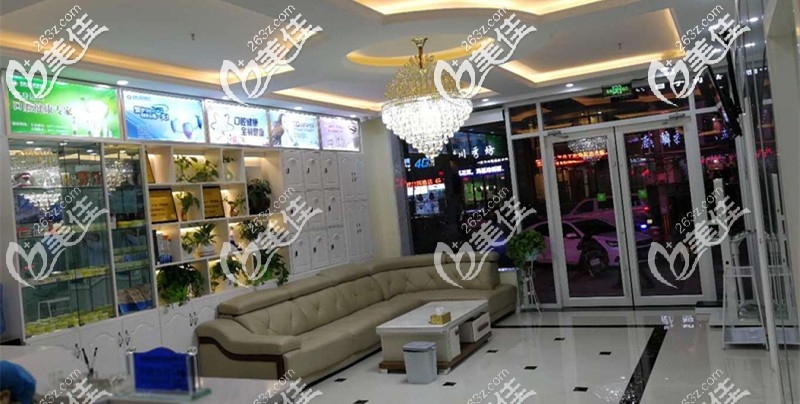 进门的休息区域 进门的休息区域