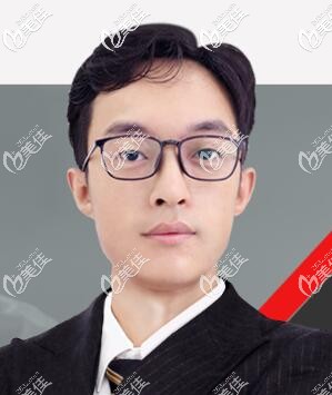 魏文龙 ，三亚微笑口腔美学修复科主任