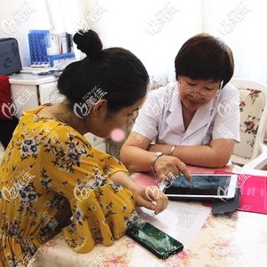 根据我皮肤情况制定了红蓝光祛痘方案 根据我皮肤情况制定了红蓝光祛痘方案