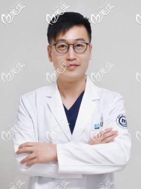 南通美奥口腔正畸科医师梅小亮