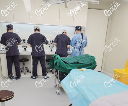 认真分离毛囊,主治手术每个过程 认真分离毛囊,主治手术每个过程