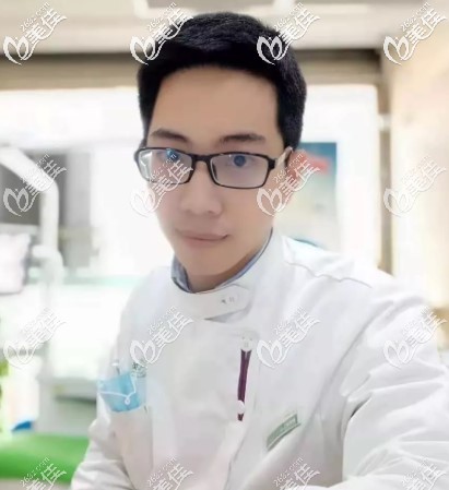 乐山英美口腔正畸儿科医生钟林真